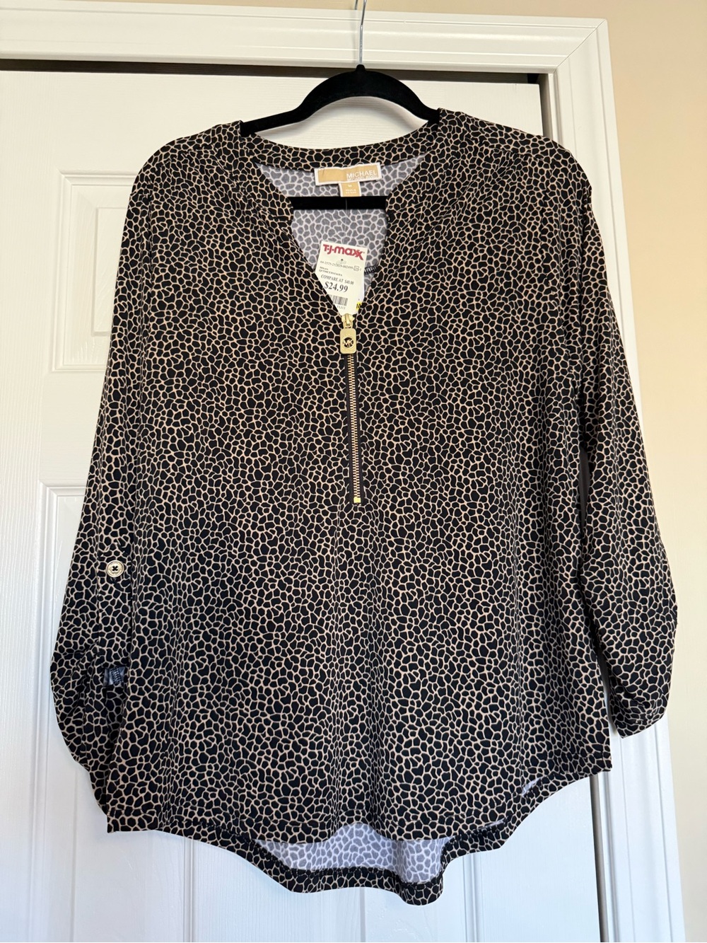 NWT Michael Kors Women’s Black & Tan animal Printed Zip-Front Blouse in size M